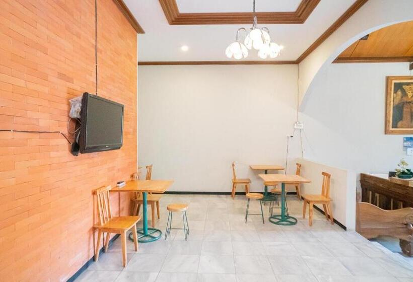 Urbanview Hotel Bubusini Batu By Reddoorz