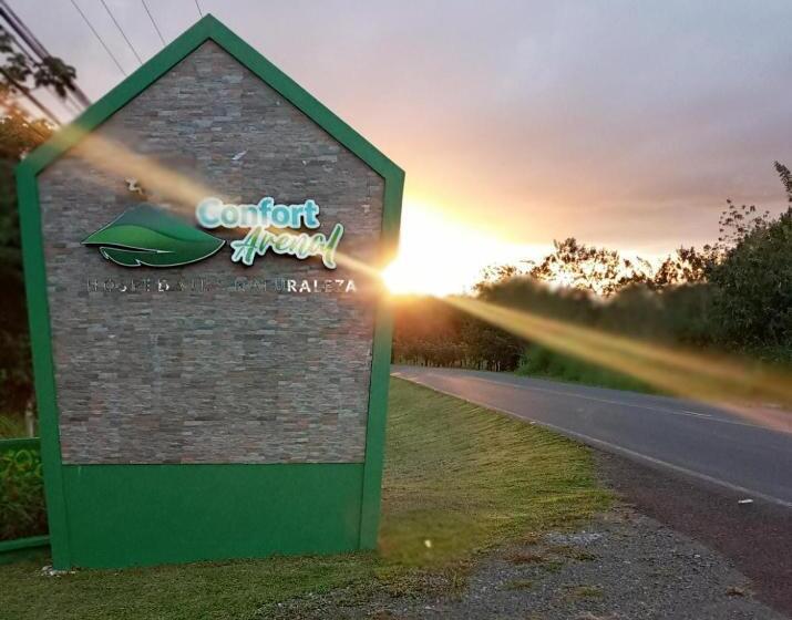 هتل Confort Arenal