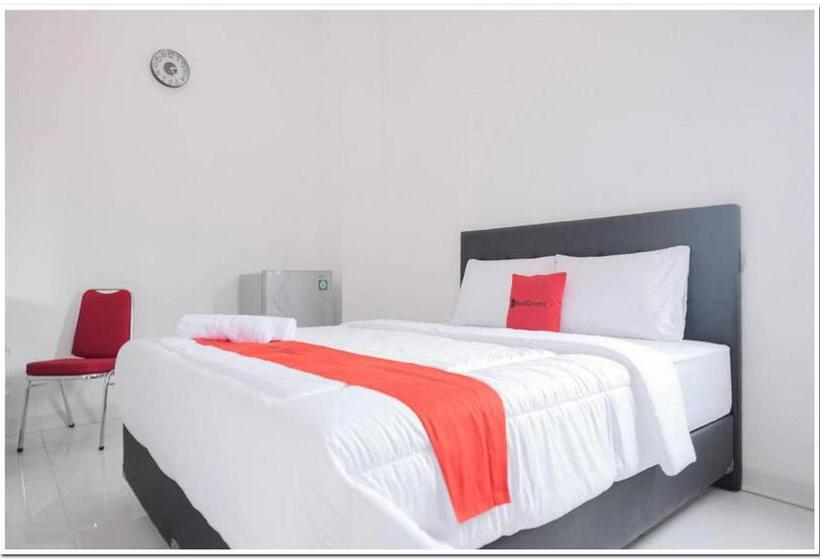 هتل Reddoorz Near Kota Tua 2