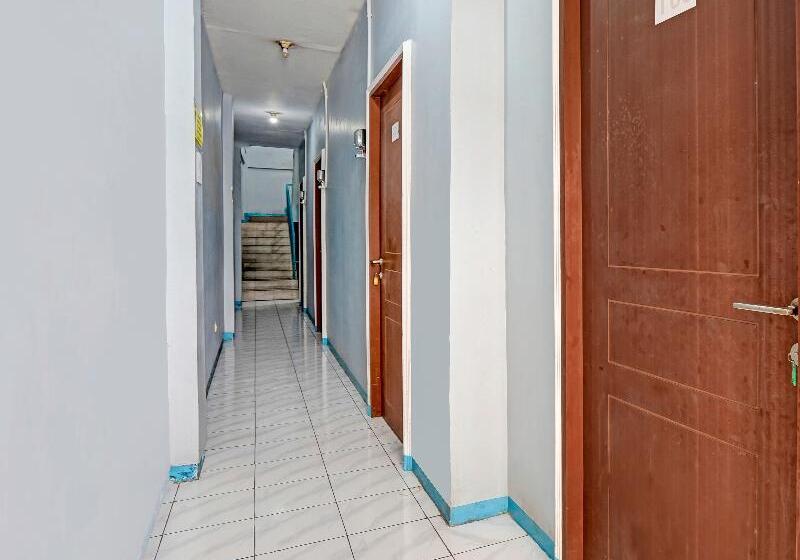 هتل Spot On 90147 Gosepa Ambengan Plaza