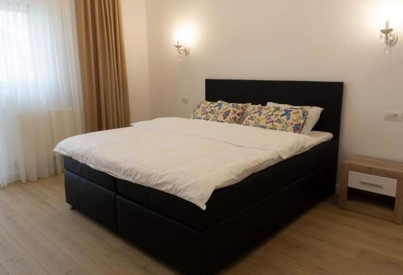 هتل M Rooms