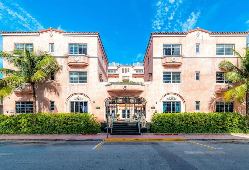 هتل Secret Garden Miami Beach