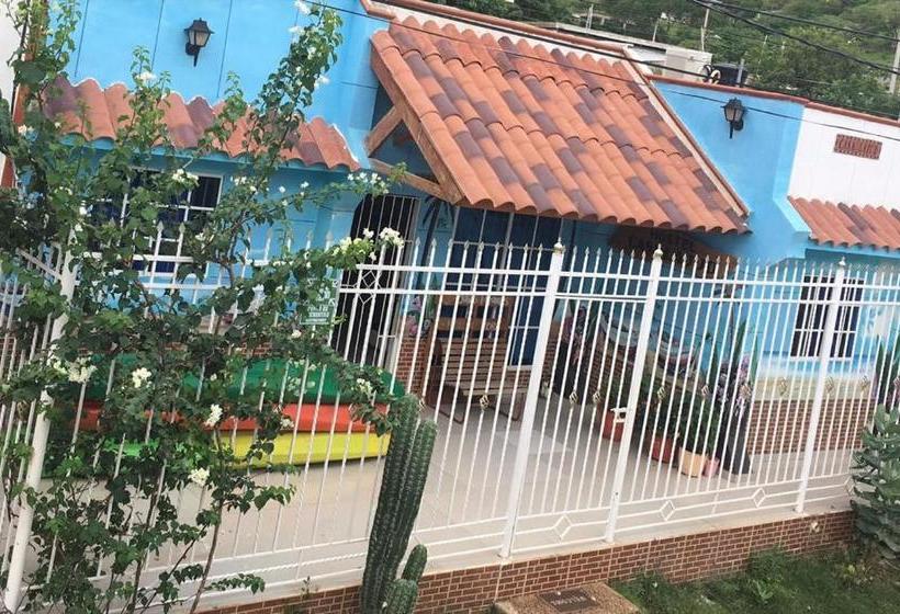 پانسیون Hostal Buena Vida