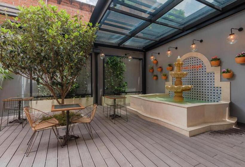 هاستل Masaya Medellin