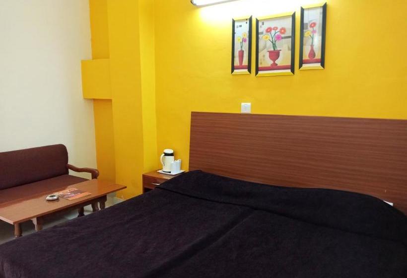 ホテル Shikhar & Restaurant