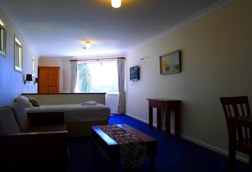 Watersedge Motel