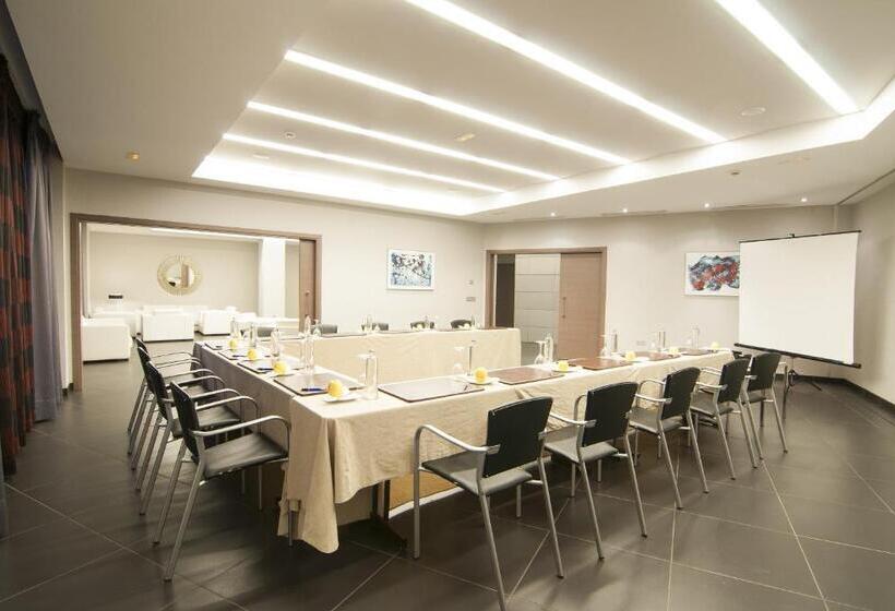 هتل Granada By Pierre & Vacances