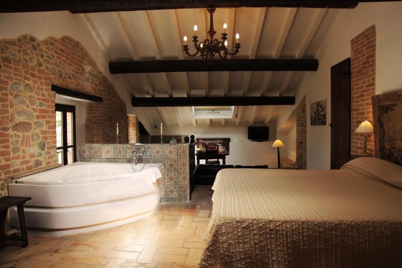 هتل Antico Borgo Di Tabiano Castello Relais De Charme