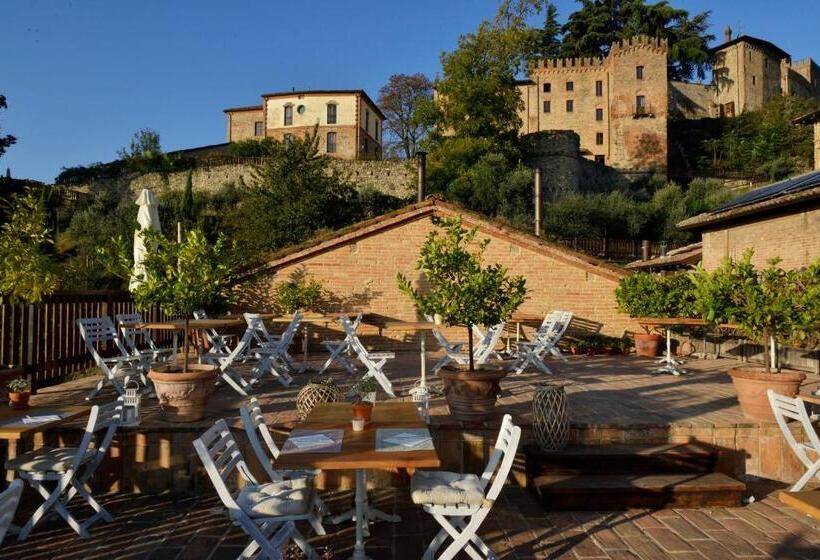 هتل Antico Borgo Di Tabiano Castello Relais De Charme