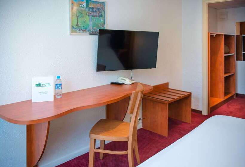 Brit Hotel Nantes Vigneux   L Atlantel
