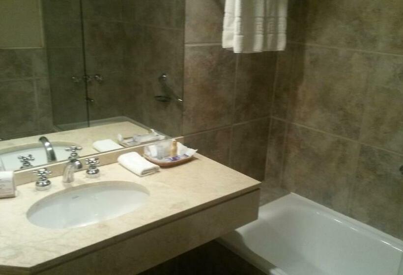 Cacique Inacayal Lake Hotel & Spa