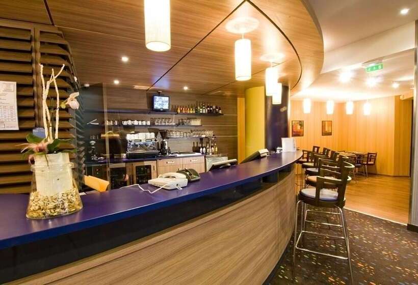 هتل Canal Suites   Paris La Villette