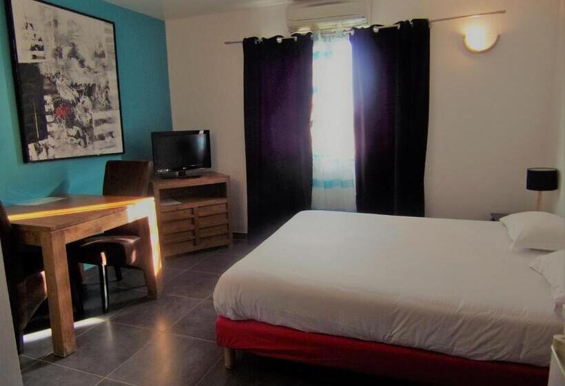 בית מלון כפרי Hôtel Domaine Le Milos