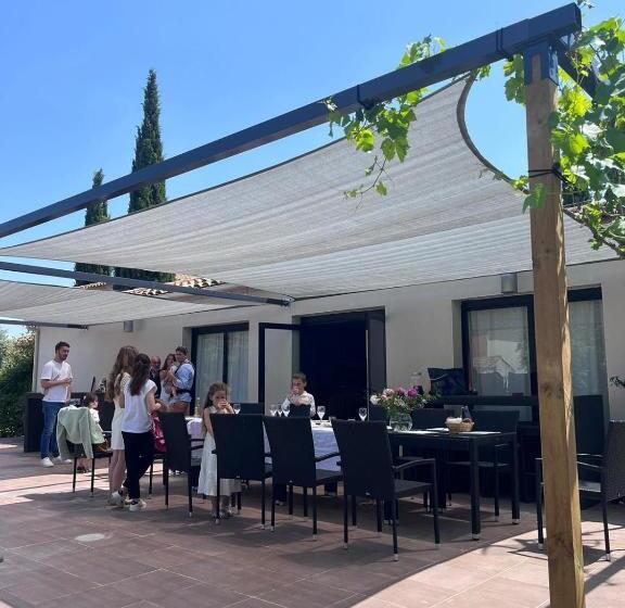 בית מלון כפרי Hôtel Domaine Le Milos