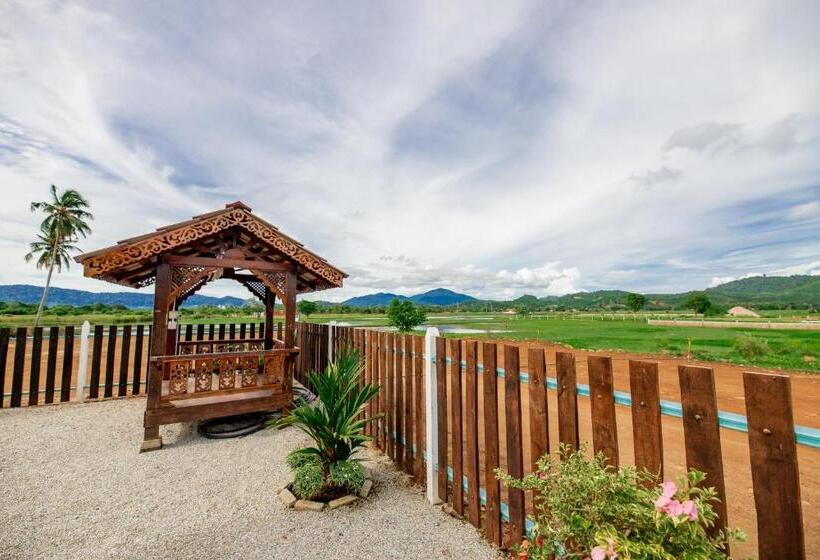هتل D Village Cottage