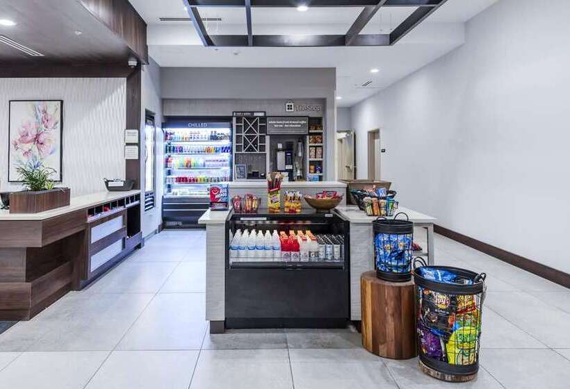 فندق Hilton Garden Inn Detroit Utica