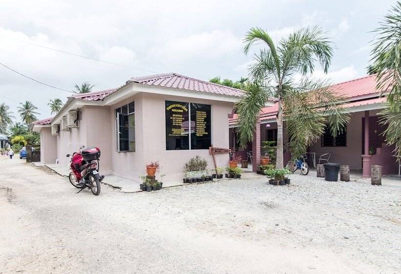 هتل Kampung Guest House   Hostel