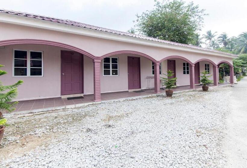 هتل Kampung Guest House   Hostel