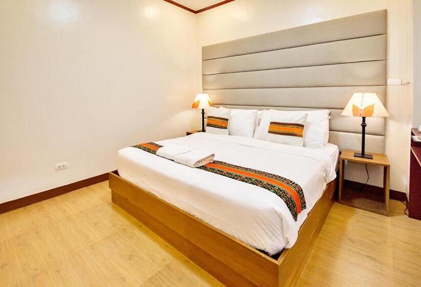 בית מלון כפרי Sur Beach Resort Boracay