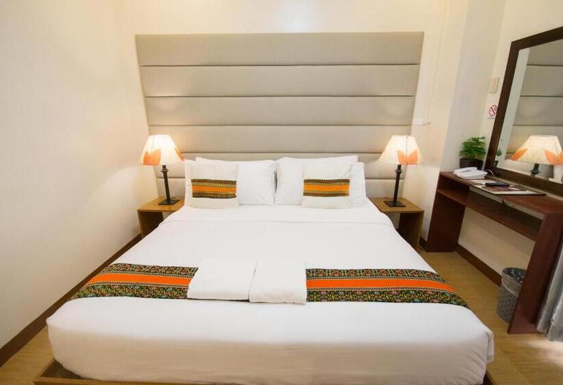 בית מלון כפרי Sur Beach Resort Boracay