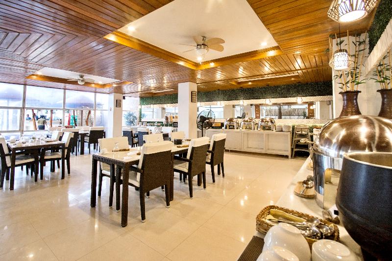 בית מלון כפרי Sur Beach Resort Boracay