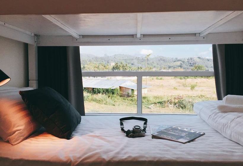 ホテル Take A Break At Naiyang Beach Hostel