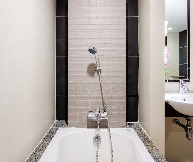 استراحتگاه Blue Tara Hotel Krabi Ao Nang