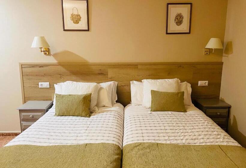 Hostal Escuils