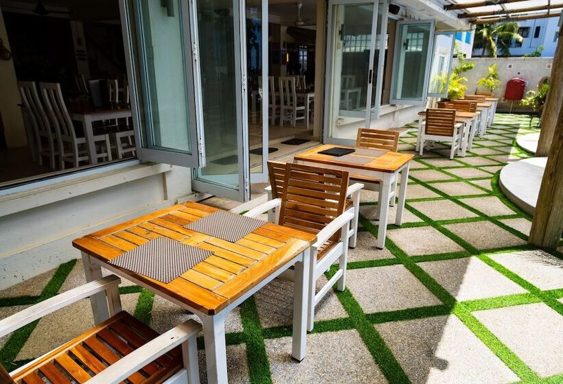 Hotel Aquarius On The Beach