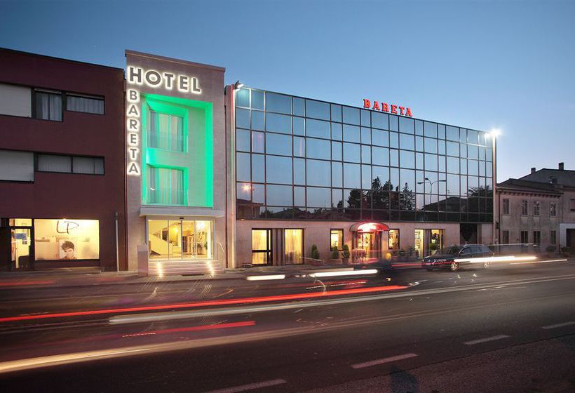 هتل Bareta