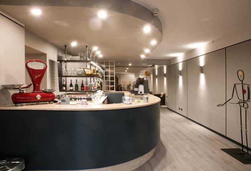 酒店 Bareta
