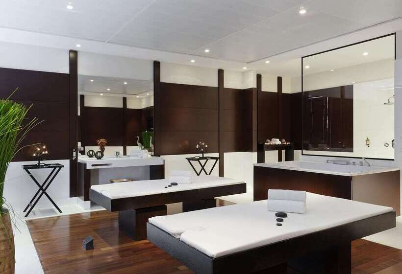 ホテル Hôtel Barrière Le Grand Hôtel Enghien Les Bains