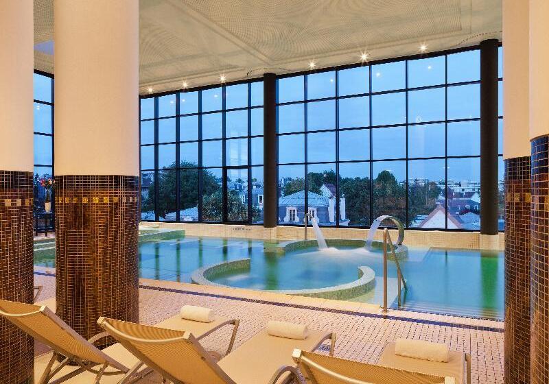 ホテル Hôtel Barrière Le Grand Hôtel Enghien Les Bains