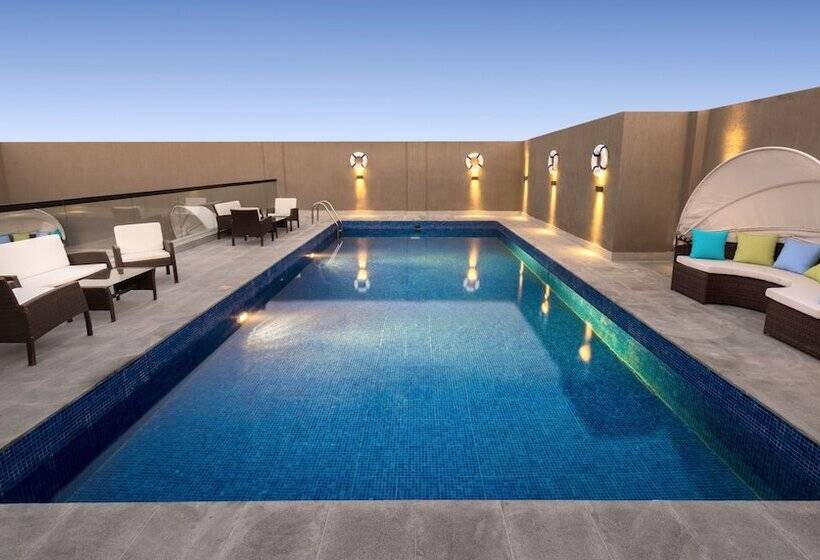 هتل Boudl Al Corniche