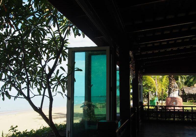 هتل Khaolak Palm Beach Resort