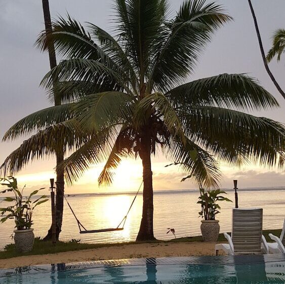 هتل Mango Bay Resort