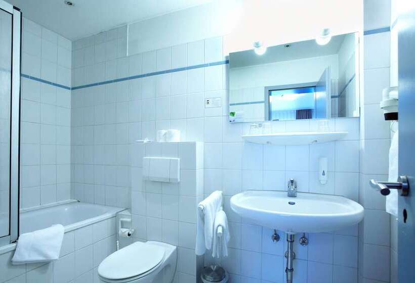 هتل Ostseehalle Kiel By Premiere Classe