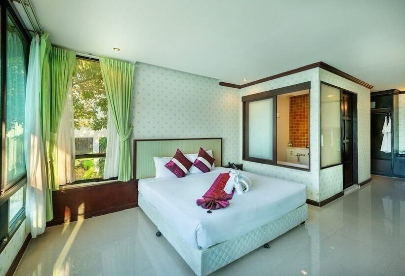 هتل Racha Kiri Resort And Spa Khanom