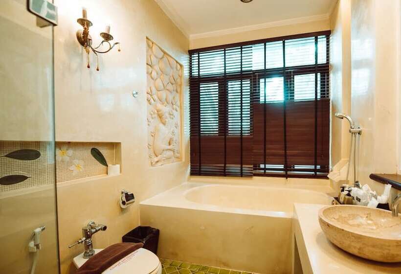 هتل Racha Kiri Resort And Spa Khanom