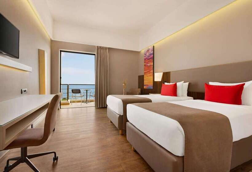 هتل Ramada Plaza By Wyndham Thraki