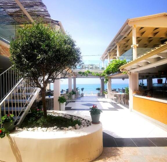 هتل Romantic Palace Beach Apartments