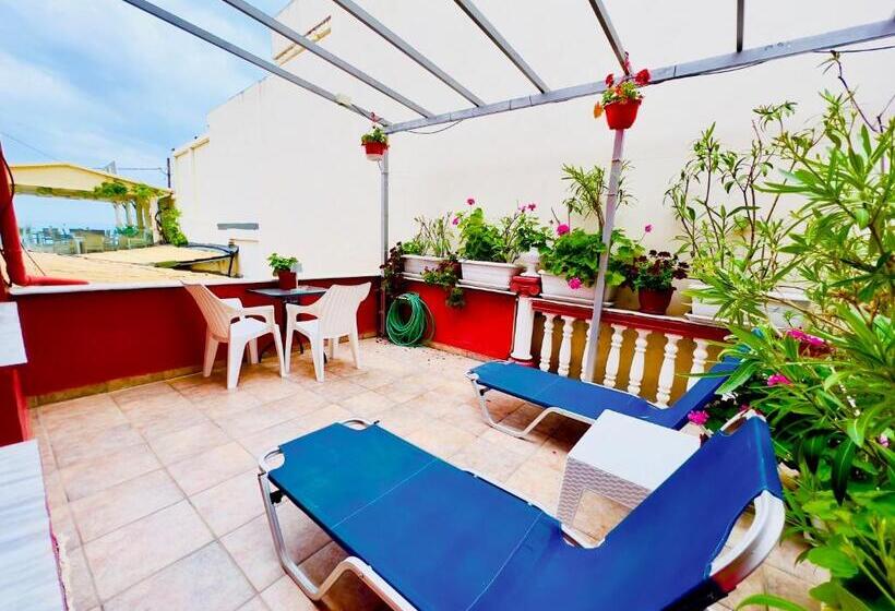 هتل Romantic Palace Beach Apartments