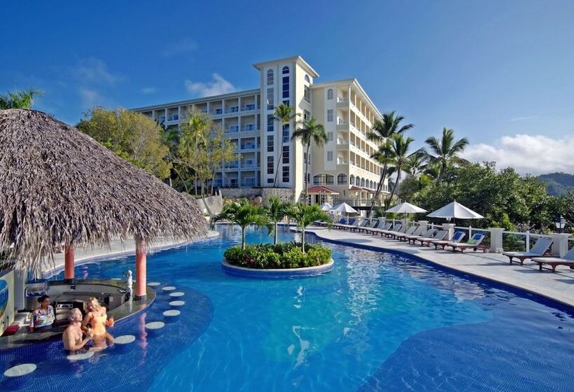 استراحتگاه Bahia Principe Grand Cayacoa