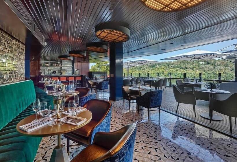فندق River House At Odette S