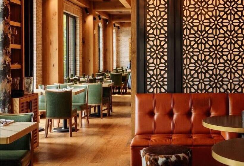 فندق River House At Odette S