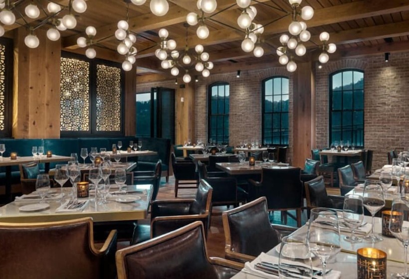 فندق River House At Odette S