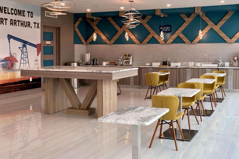 בית מלון כפרי Clarion Pointe Port Arthur Beaumont South