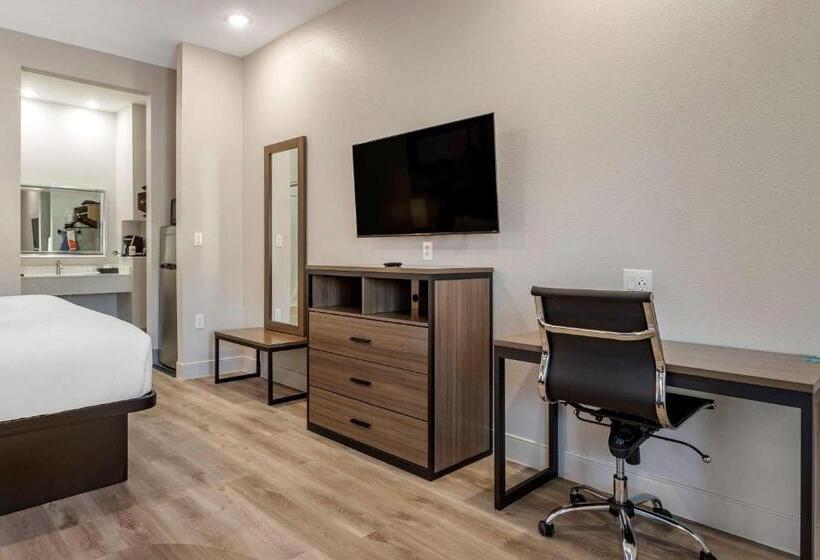 בית מלון כפרי Clarion Pointe Port Arthur Beaumont South