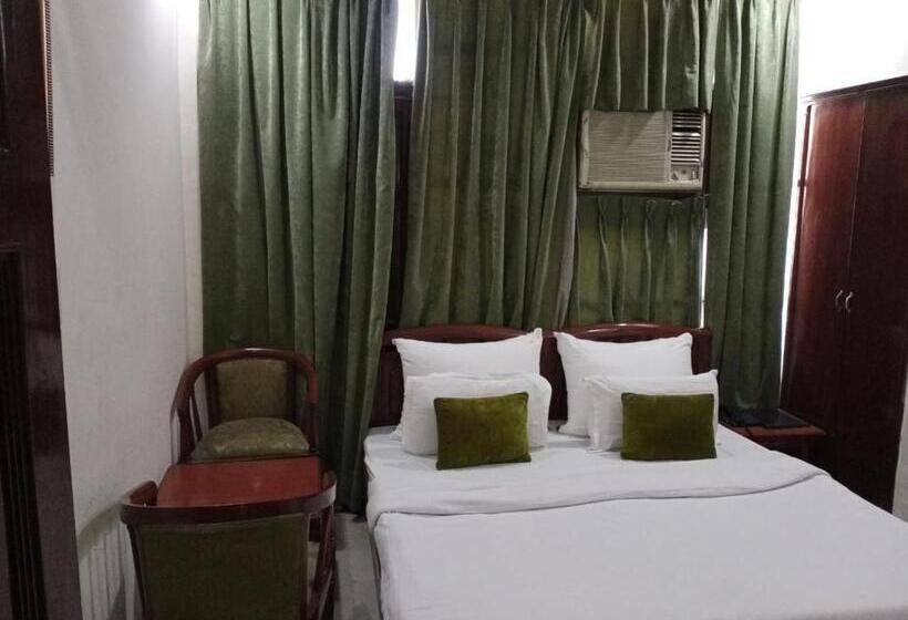 فندق Corporate Inn