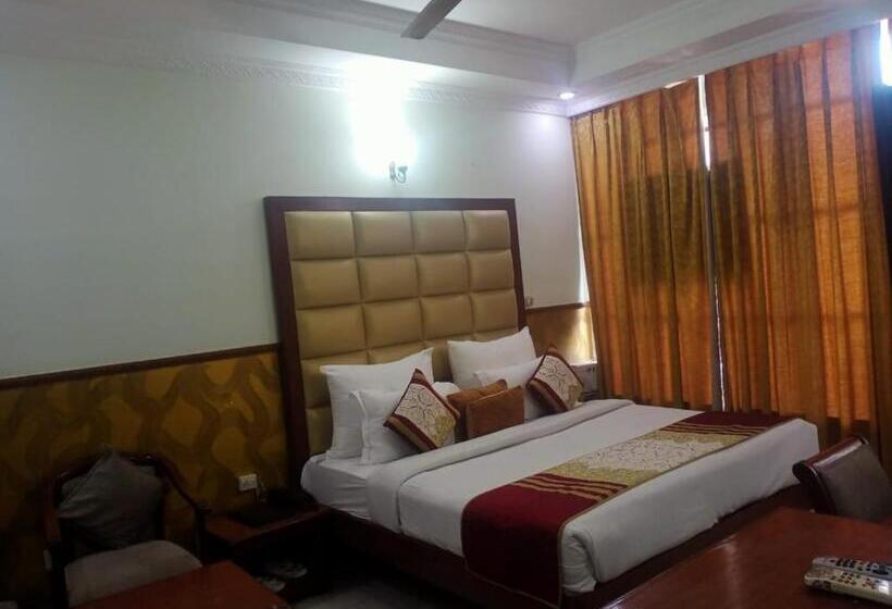 فندق Corporate Inn